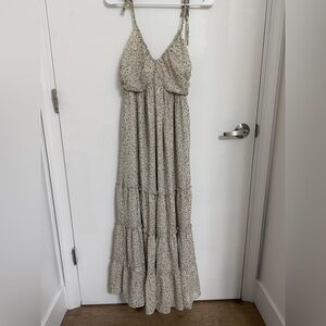 Storia Cream Floral Maxi Dress